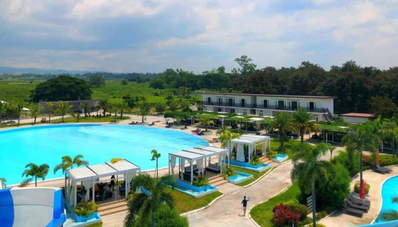 Rl Resort And Leisure Park Porac Exteriör bild